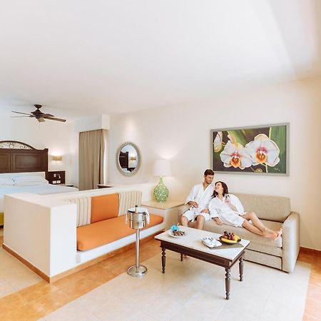 Occidental At Xcaret Destination Ξενοδοχείο Xcaret Park Εξωτερικό φωτογραφία A room at the Iberostar Grand Hotel at Playa del Inglés, Gran Canaria