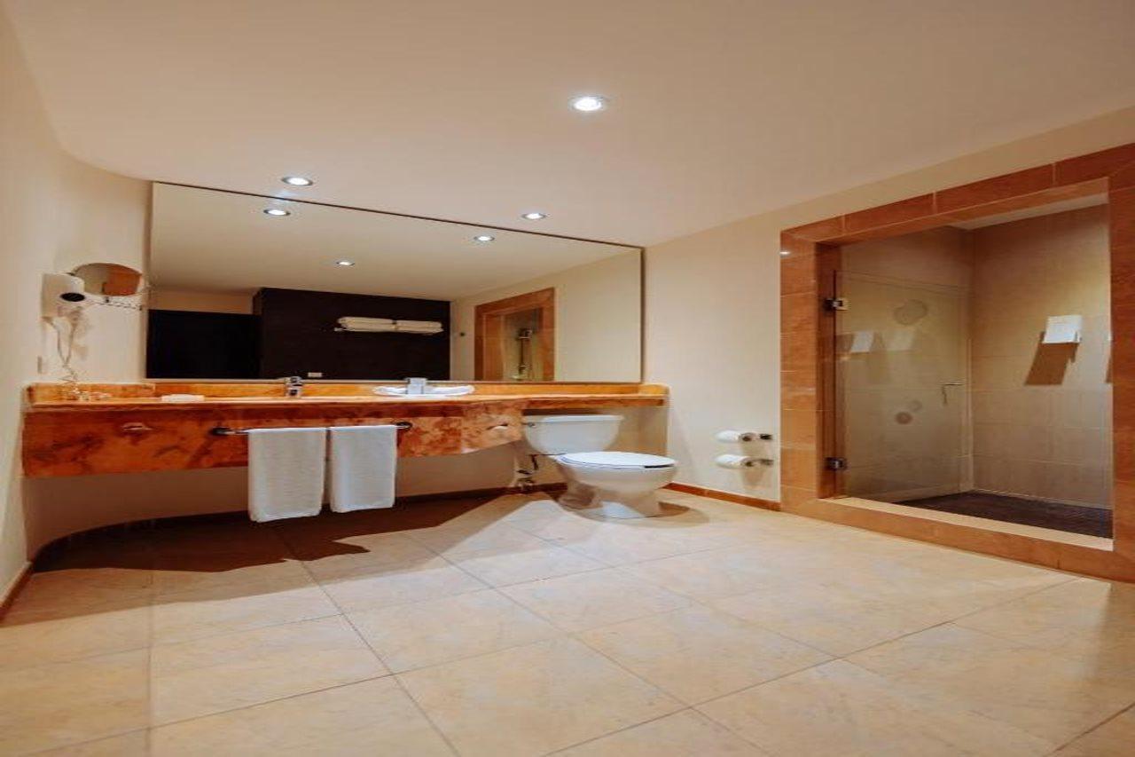 Occidental At Xcaret Destination Ξενοδοχείο Xcaret Park Εξωτερικό φωτογραφία A bathroom