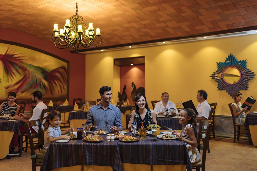 Occidental At Xcaret Destination Ξενοδοχείο Xcaret Park Εξωτερικό φωτογραφία A restaurant at the resort